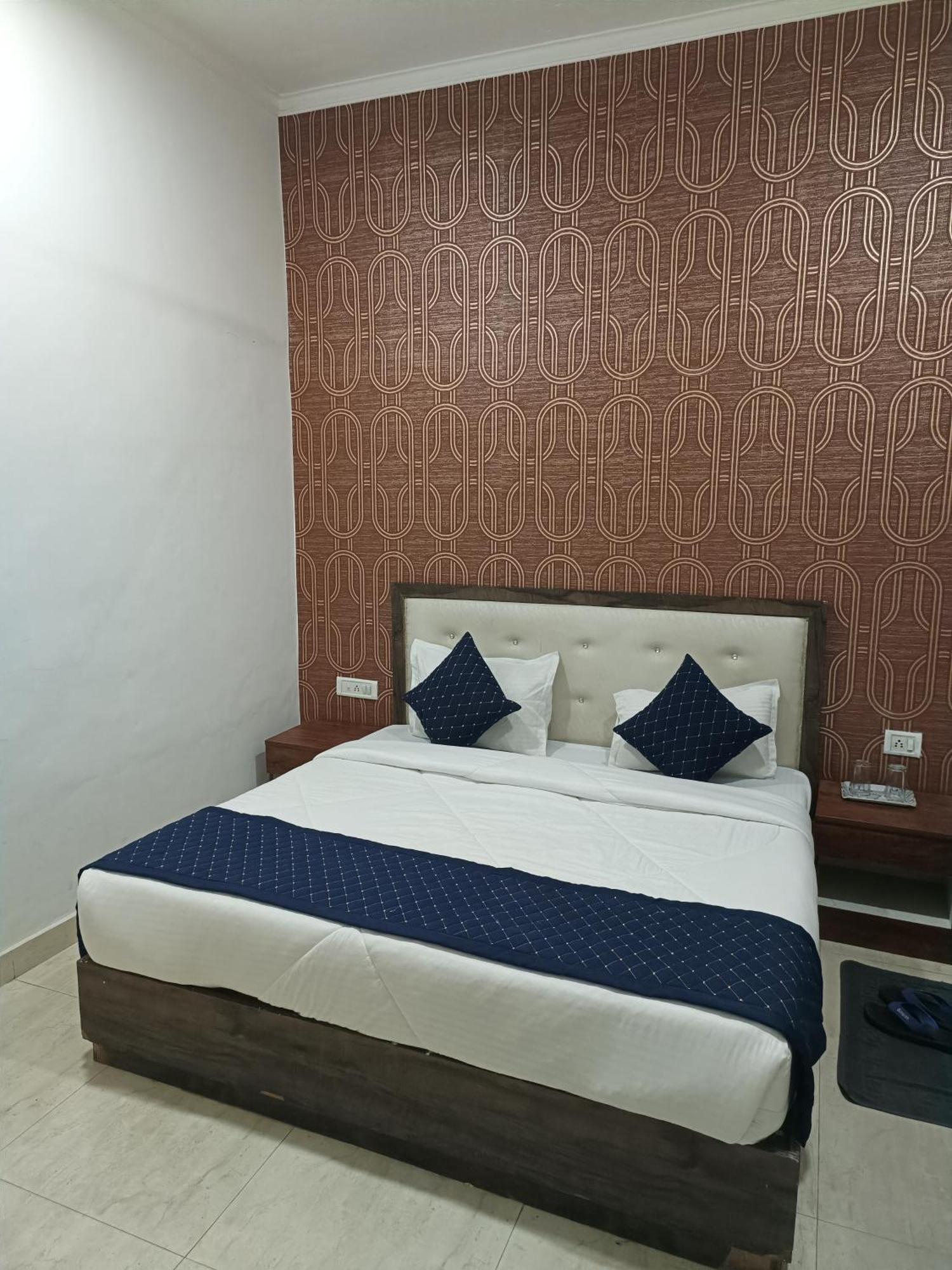 Hotel O Sweet Palace New Delhi Exterior foto