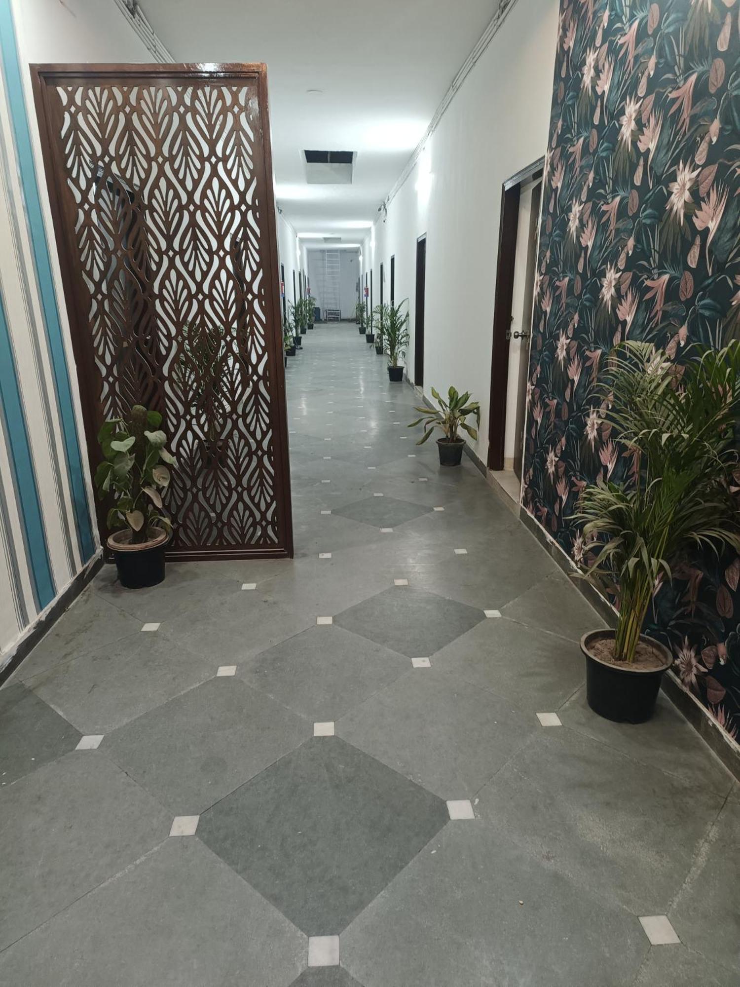 Hotel O Sweet Palace New Delhi Exterior foto